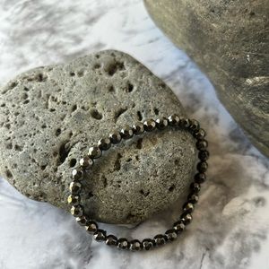 Hematite faceted bead bracelet